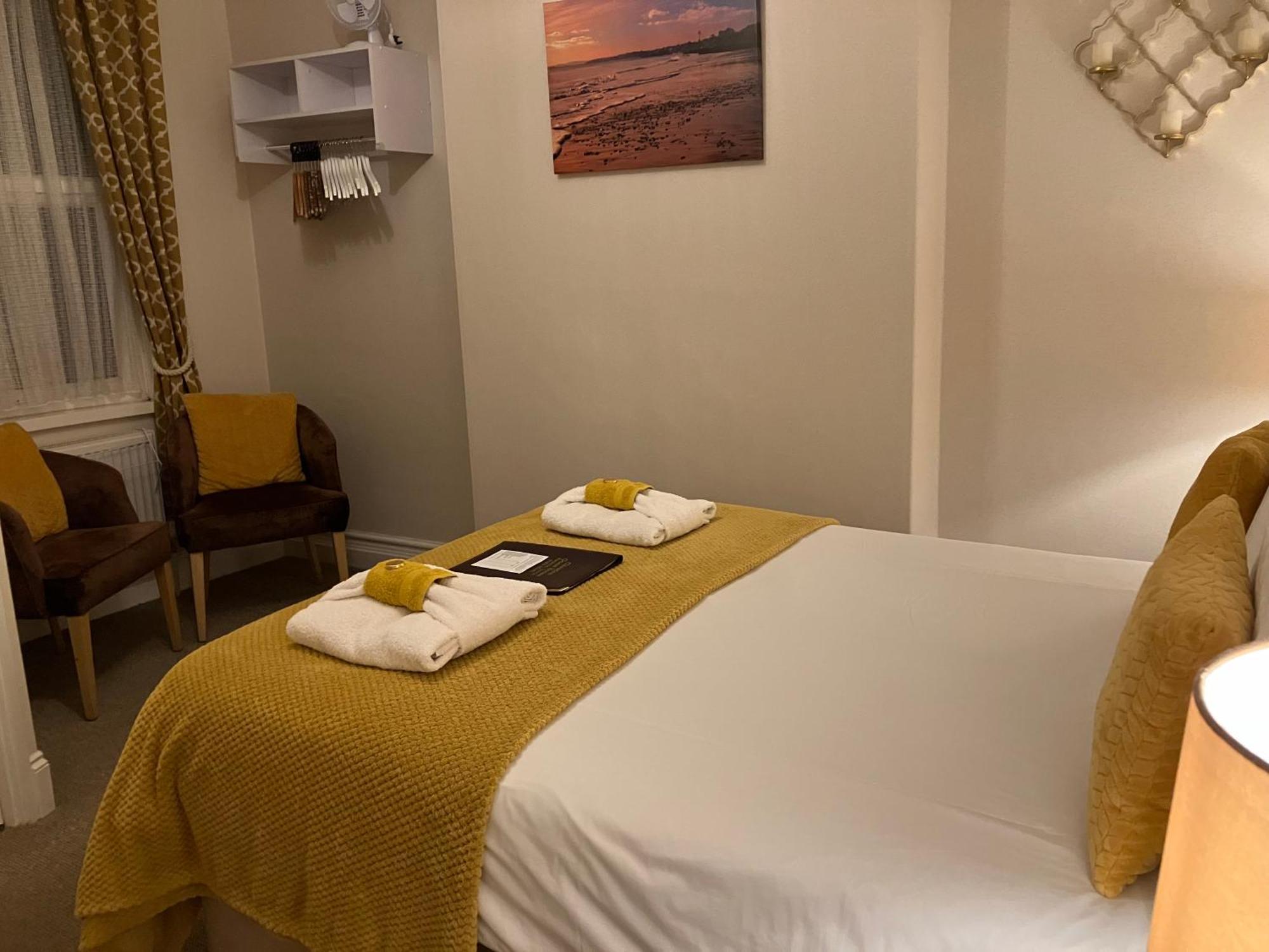 Cliveden Guest House Пейнтон Экстерьер фото